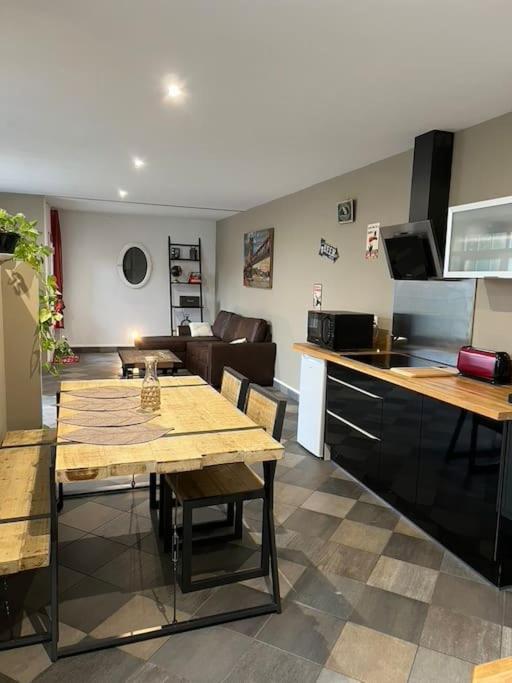 Grand Duplex De 80M2 Apartment Alencon Bagian luar foto